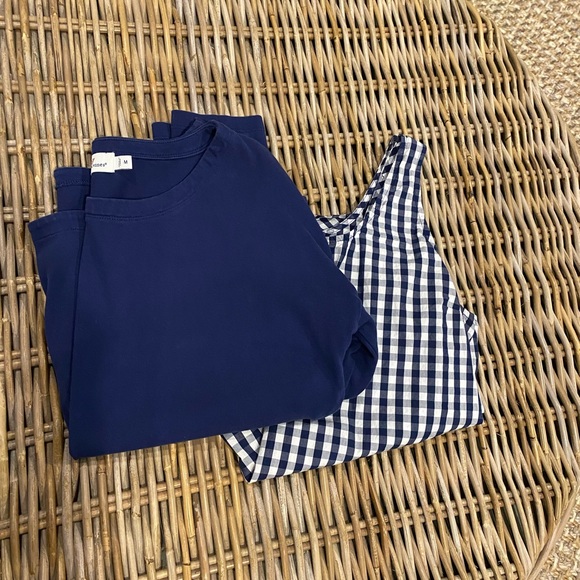 Vineyard Vines double layer navy top size M - Picture 9 of 9